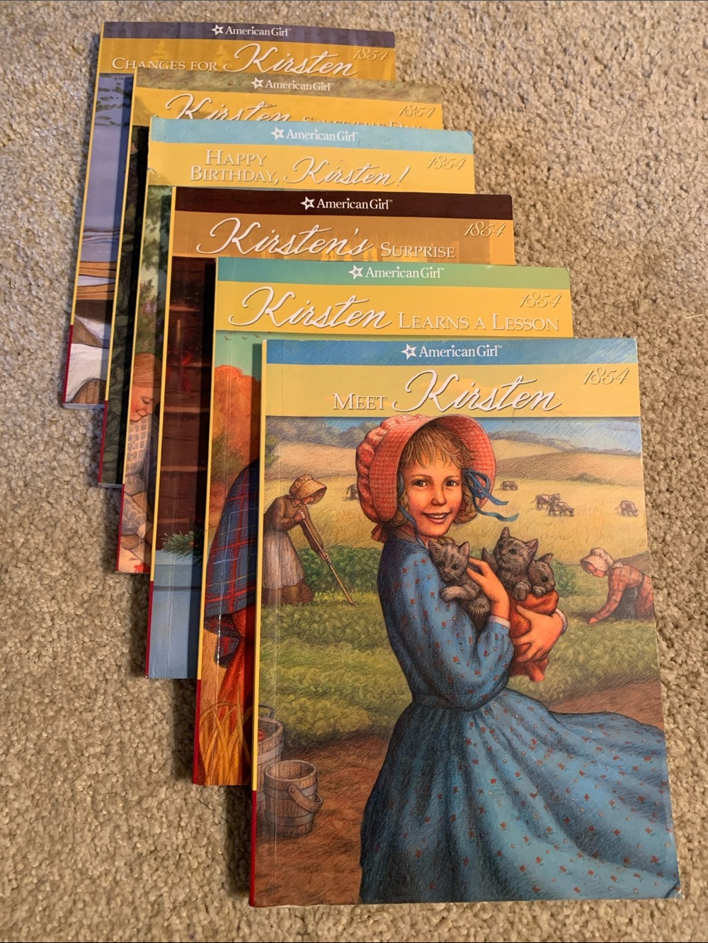 American Girl paperback book set: Kirsten
8”x6”, approximately 60-70 pages each📚